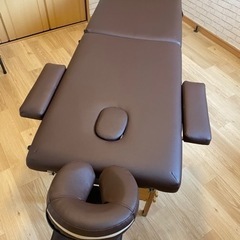 折りたたみ施術ベッド