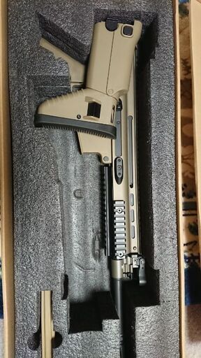 ＡＲＥＳ製ＦＮ　ＳＣＡＲ－Ｌ　５．５６ｍｍ　電動ガン　内部フルカスタム　使用極少美品