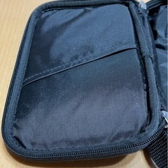 少しクッション性のあるポーチ ルーターや携帯等精密機器などにどうぞの画像