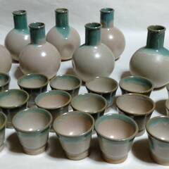 中古 萩焼？徳利と御猪口 おちょこ ぐい吞み ぐい飲み 花瓶 ご希望の個数での画像