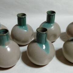中古 萩焼？徳利と御猪口 おちょこ ぐい吞み ぐい飲み 花瓶 ご希望の個数での画像