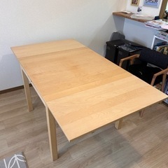 伸縮タイプダイニングテーブル(IKEAの画像