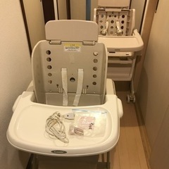 新生児から4歳くらいまで　電動ハイローチェア(コンビ)