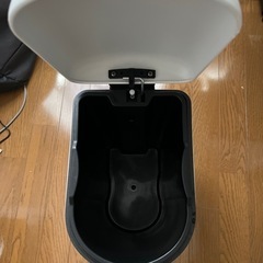 ニトリ ゴミ箱 10リットル ソフトクローズ