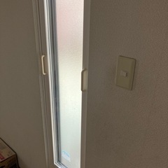 半額以下に値下げ❗️真夏の冷房維持に最適‼️ＹＫＫAPプラマードＵ内窓樹脂サッシ(FIX複層ガラス)   定価45,570円の画像