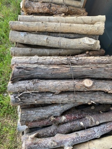 薪　キャンプ薪　焚き火　薪ストーブ　枝薪