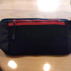 （お問い合わせ中）ウエストバッグ　COLUMBIAの画像