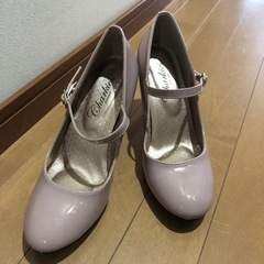 【お譲り致しました】エナメル　靴　ベージュ系