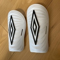 アンブロすね当ての画像