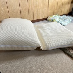 ほぼ新品✨　枕　傾斜まくら　スロープピロー　耳石　逆流性食道炎の画像