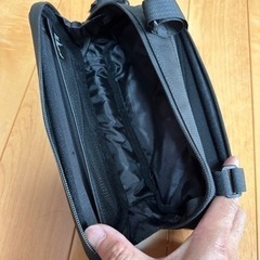防雨ハードシェルタイプのフレームバッグの画像
