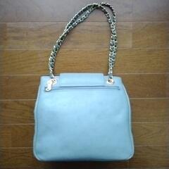 キルティング灰色ハンドバッグの画像