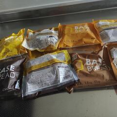 [取引終了]たんぱく質の多いパン　BASE BREAD  8個　無料