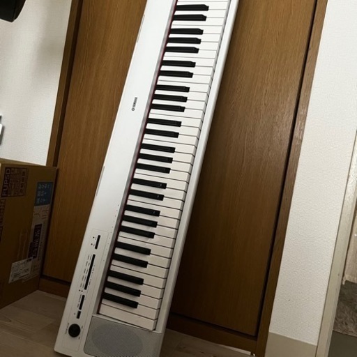 スタンド、ペダル付　YAMAHA 電子キーボード piaggero  NP-32WH