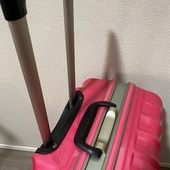 ※譲り先決定※【美品】スーツケース 80L前後 ピンクの画像