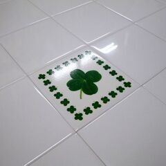 タイル貼り ローテーブル 四つ葉 クローバー グリーン×ホワイト センターテーブル 家具 リビング インテリア 札幌市 厚別区の画像