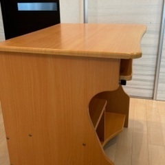 パソコンデスクの画像