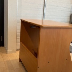 パソコンデスクの画像