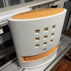 シャープ　加湿セラミックファンヒーター