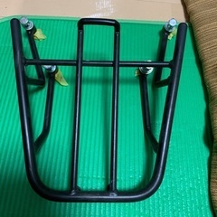 リアキャリア 黒 ヤマハ シグナスX SR12J/44J 305830。　の画像