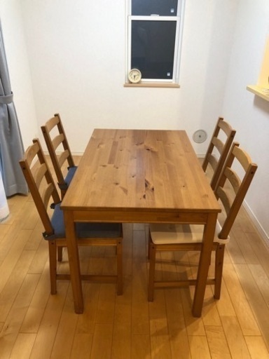 IKEAダイニングテーブル
