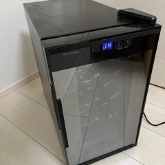 アイリスオーヤマ　ワインセラー2020年製PWC-251P-B