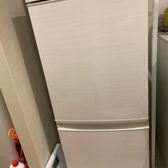 SHARP 冷蔵庫の画像