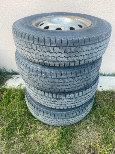 スタッドレスタイヤ　ダンロップ　ホイール付き