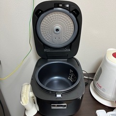 TOSHIBA 炊飯器 RC-5MFMの画像