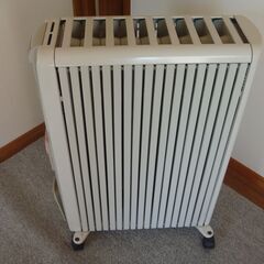 差し上げます【デロンギ　オイルヒーター】の画像