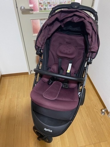 【アップリカ】丈夫で長持ち　三輪ベビーカー