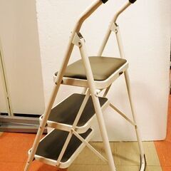 新札幌発 折りたたみ3段 ステップチェア クッション付 /1728の画像