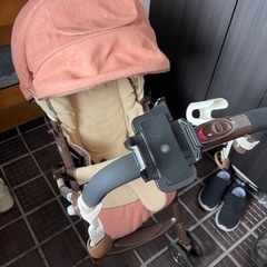aprica ベビーカーの画像