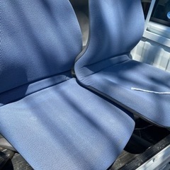 事務用のイス　5脚あります。中古品　無料です。の画像