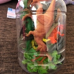 恐竜のおもちゃの画像