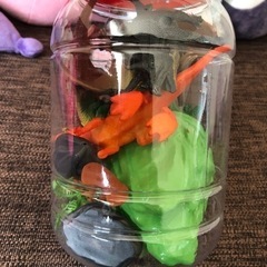 恐竜のおもちゃの画像