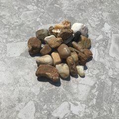 玉砂利　ダークイエロー　タンブル