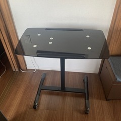 サイドテーブルやパソコンテーブル　決まりました