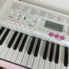 キーボードとキーボードの台のセット　決まりましたの画像