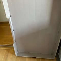 犬小屋の下の台