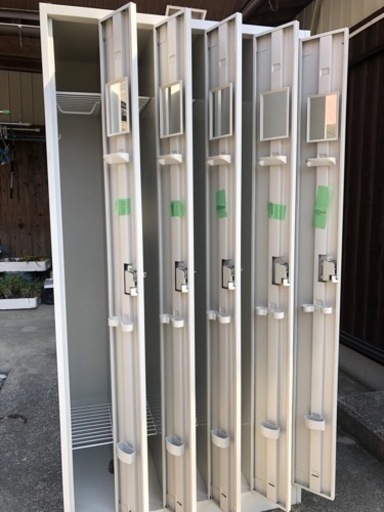 縦型6人用ロッカー20,000円！
