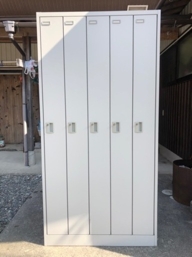 縦型6人用ロッカー20,000円！