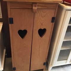 パイン材　キャビネット　カントリー家具の画像