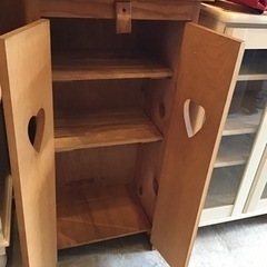 パイン材　キャビネット　カントリー家具の画像