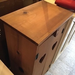 パイン材　キャビネット　カントリー家具の画像
