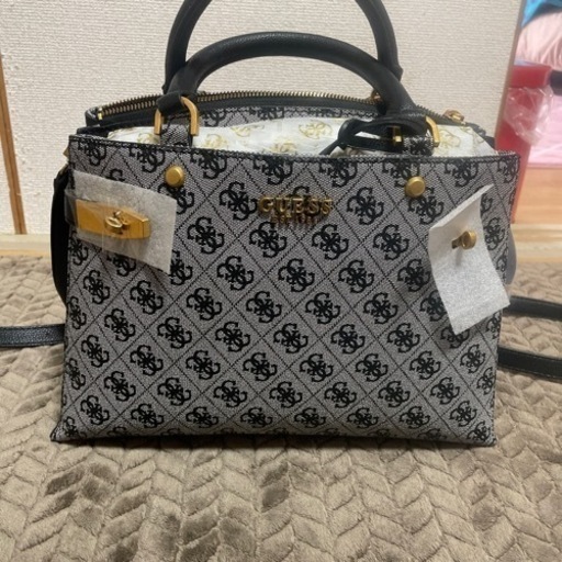 GUESSバック