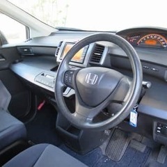 🔵オトロン🔵自社ローン・金利０%　🚗【ホンダ◎フリード】🚙・・・後席モニターの画像