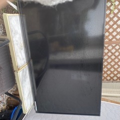 液晶テレビ
