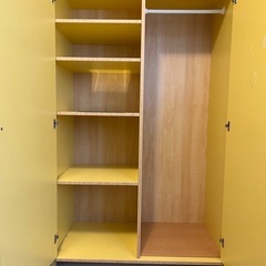 ikea 衣類収納タンス　おしゃれな黄色の画像