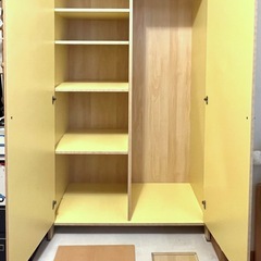 ikea 衣類収納タンス　おしゃれな黄色の画像